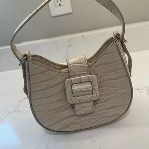 Elegant Cream Crocodile-Embossed Women's Bag